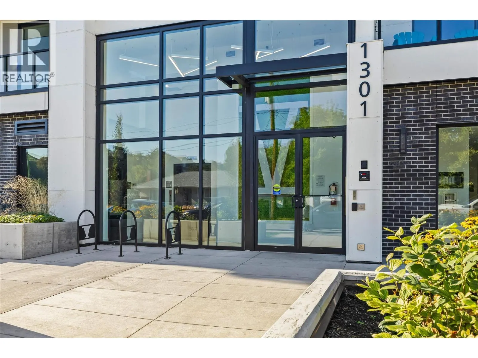 1274 Devonshire Avenue Unit# 445