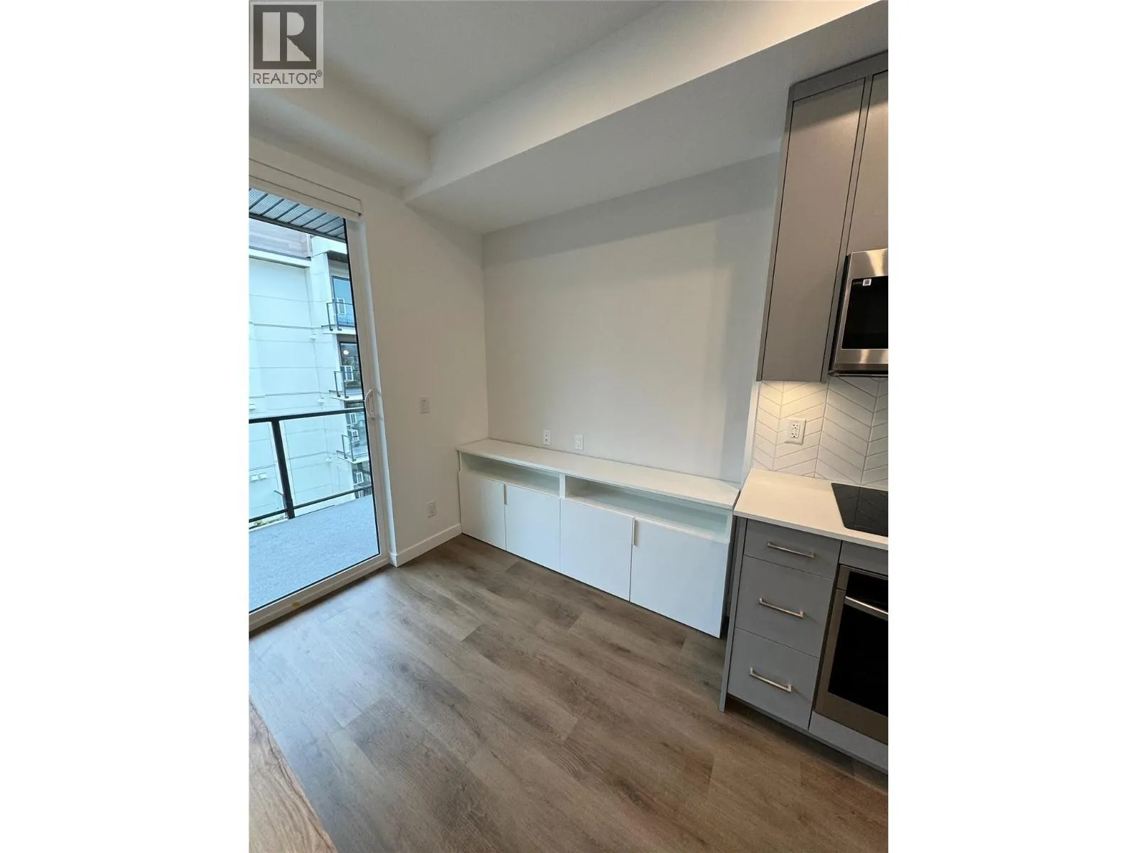 1274 Devonshire Avenue Unit# 445