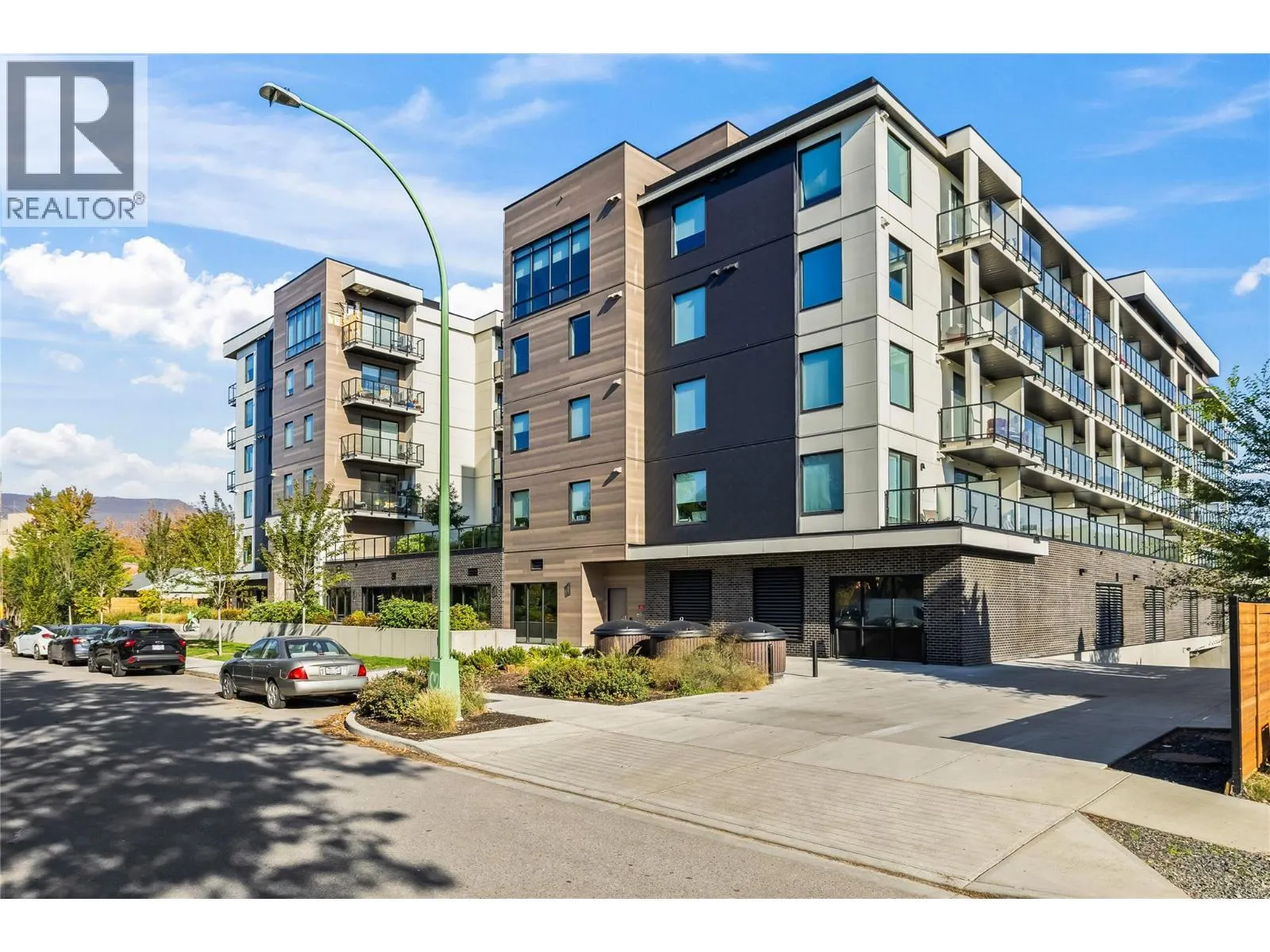 1274 Devonshire Avenue Unit# 445