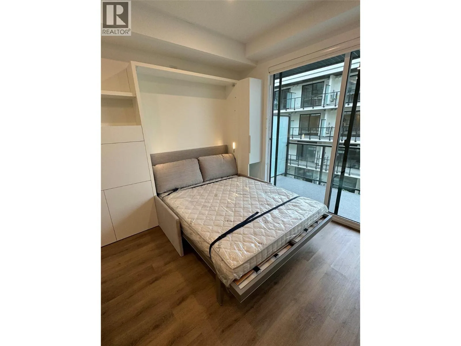 1274 Devonshire Avenue Unit# 445