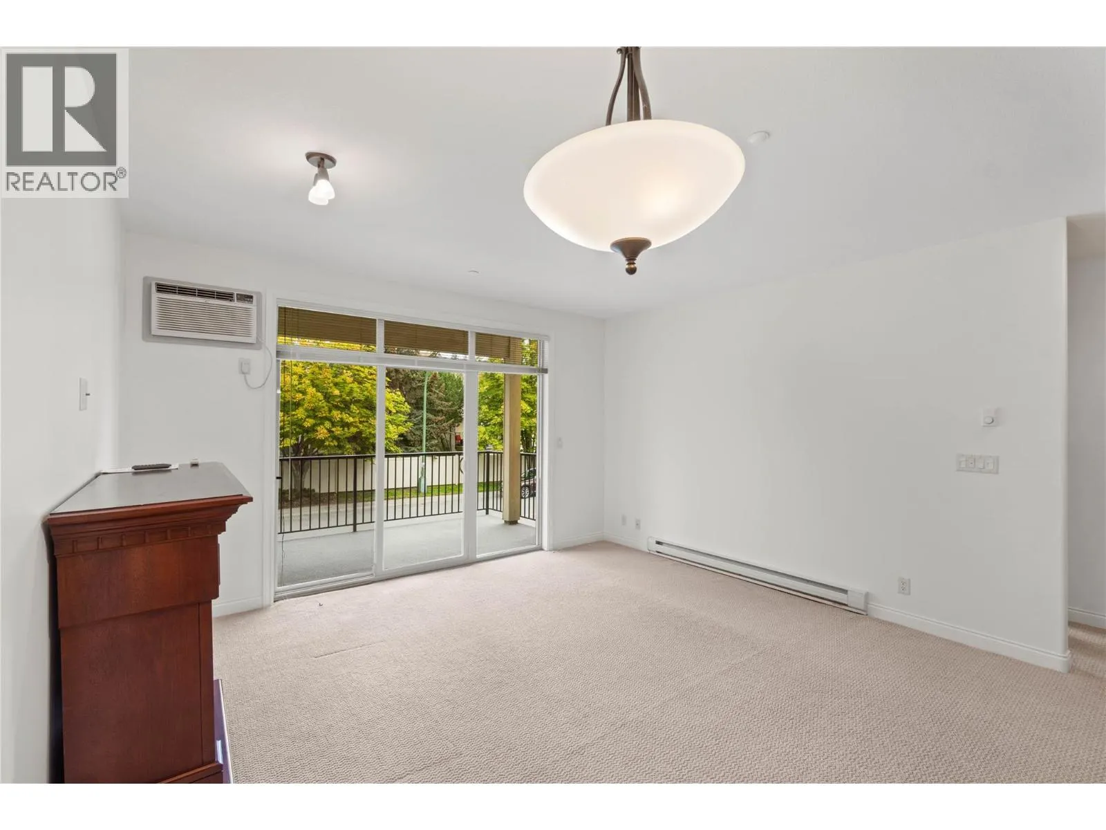 1390 HILLSIDE Drive Unit# 207