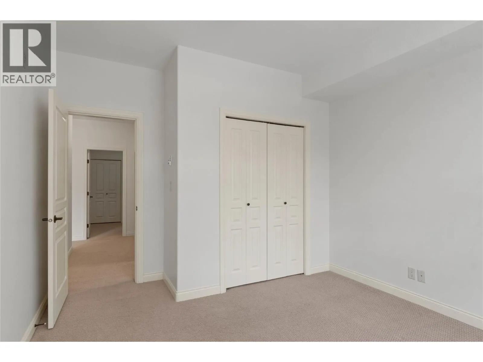 1390 HILLSIDE Drive Unit# 207