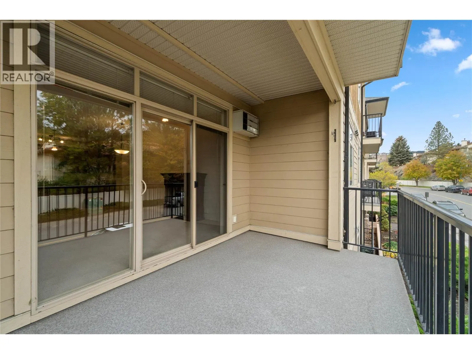 1390 HILLSIDE Drive Unit# 207