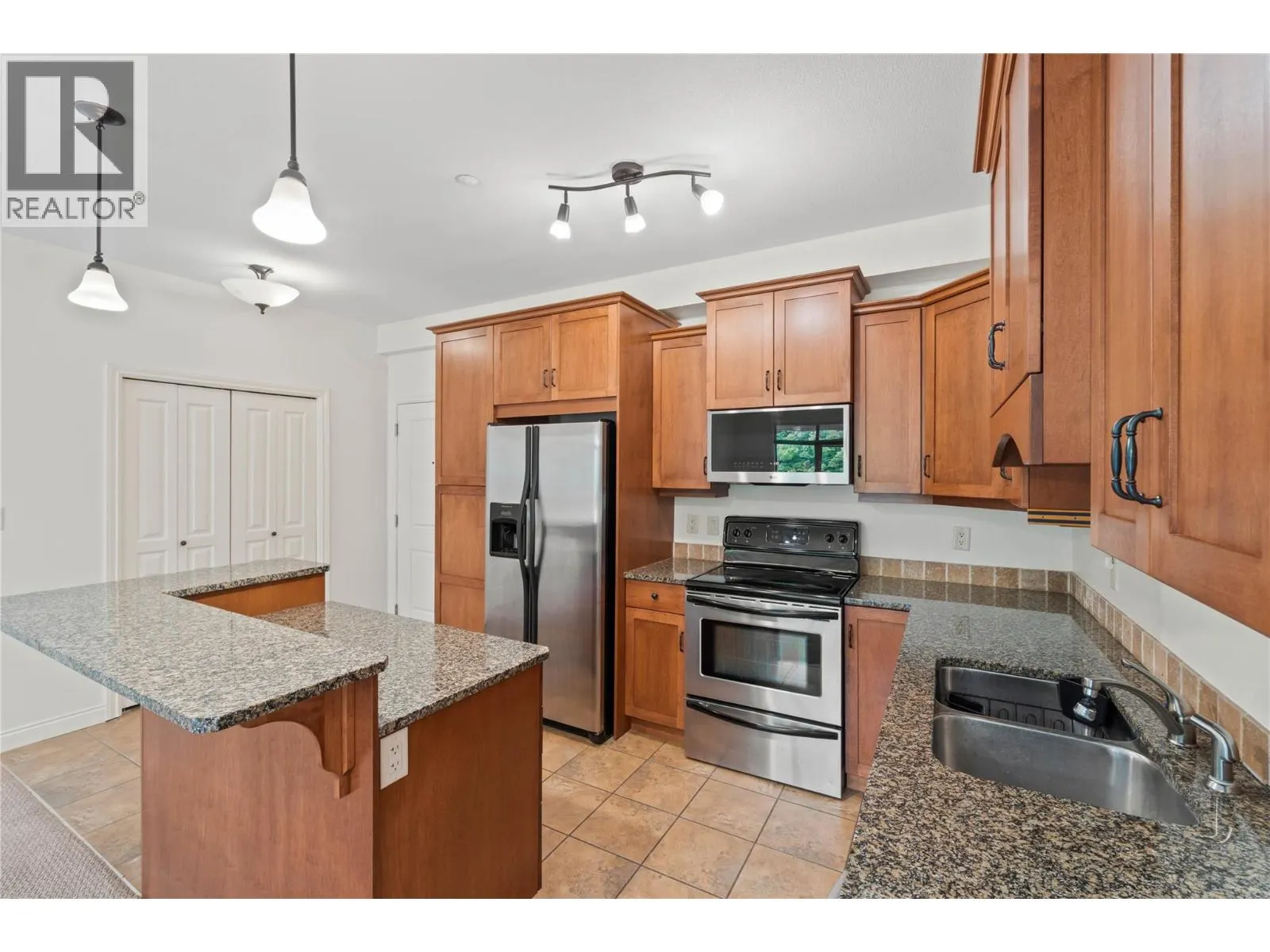 1390 HILLSIDE Drive Unit# 207
