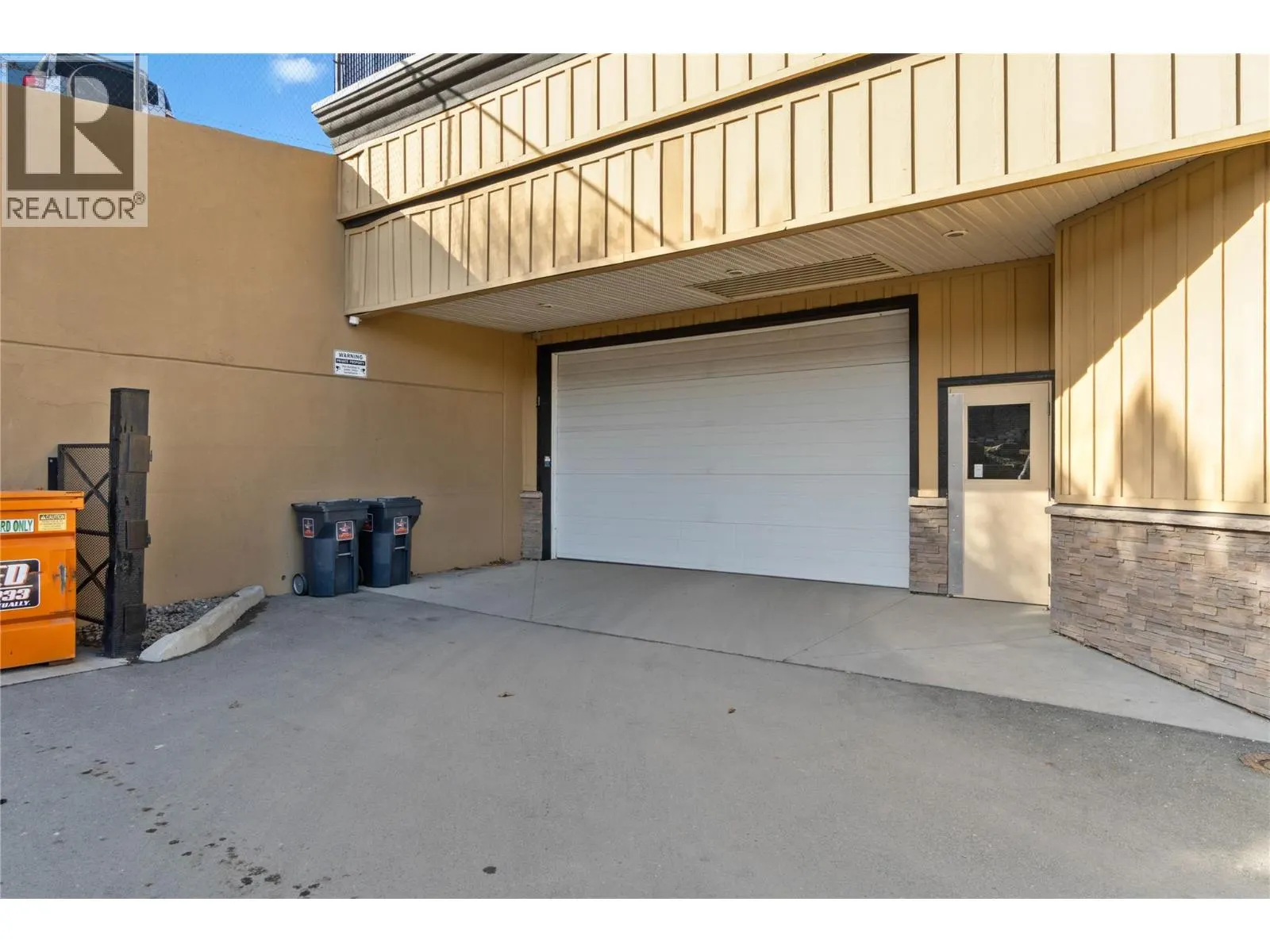 1390 HILLSIDE Drive Unit# 207