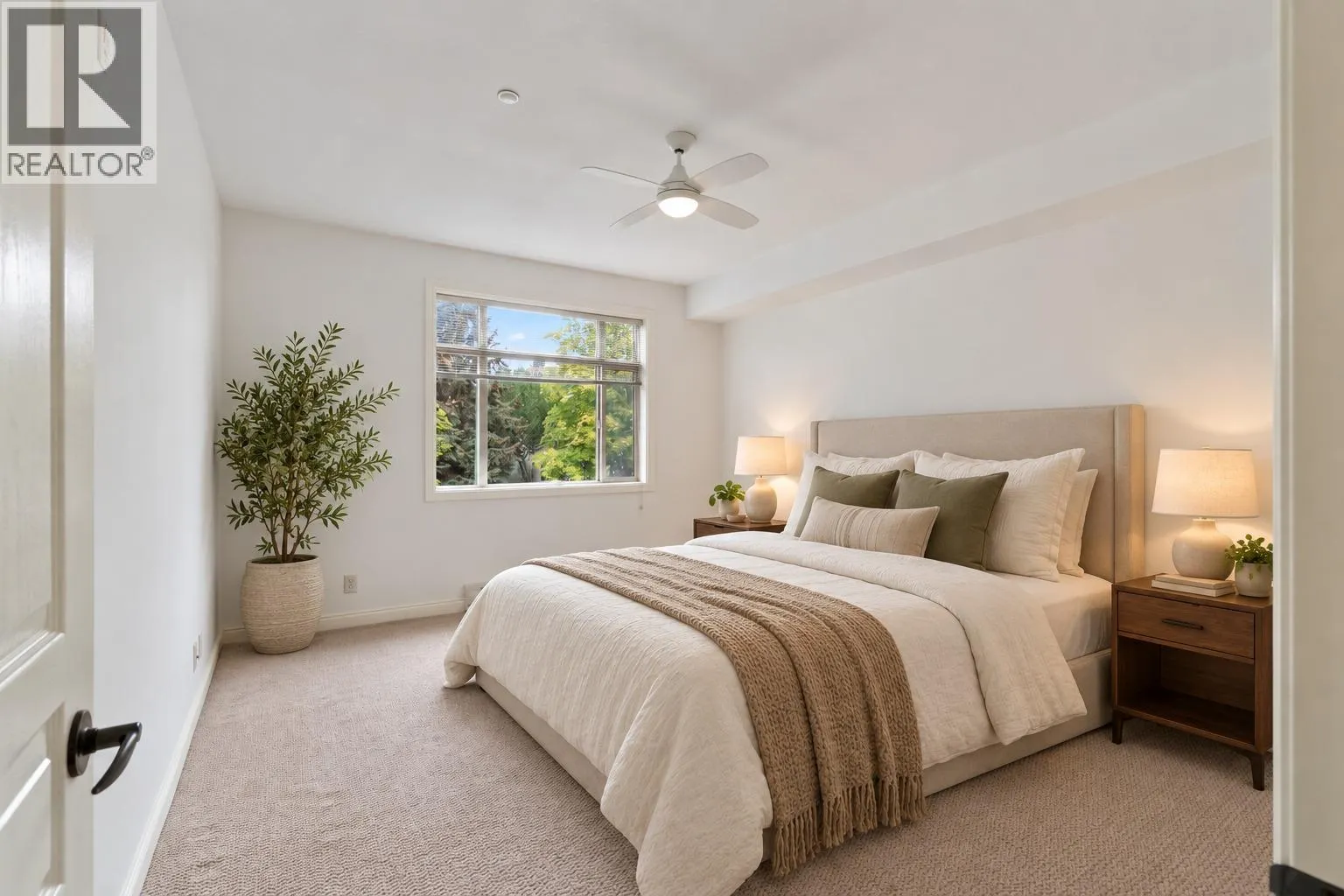 1390 HILLSIDE Drive Unit# 207