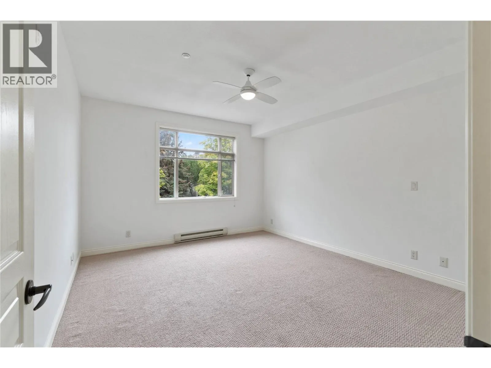 1390 HILLSIDE Drive Unit# 207