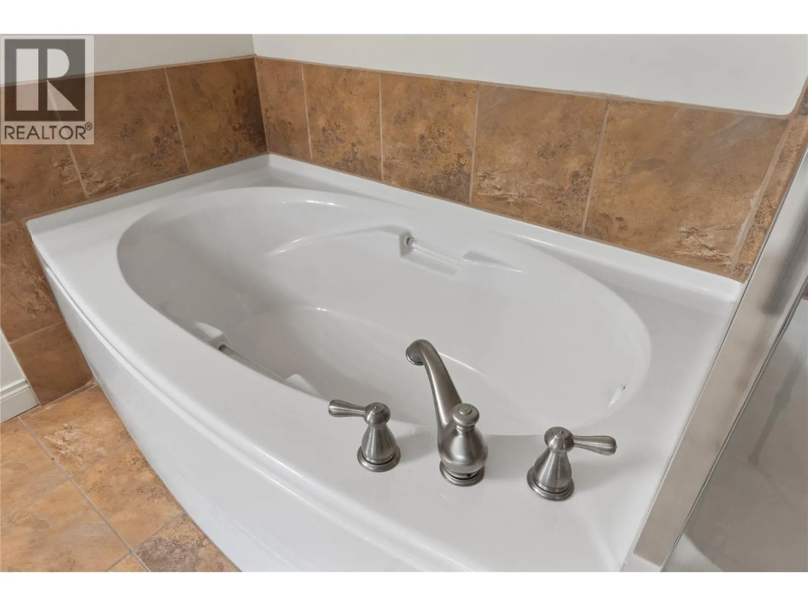 1390 HILLSIDE Drive Unit# 207