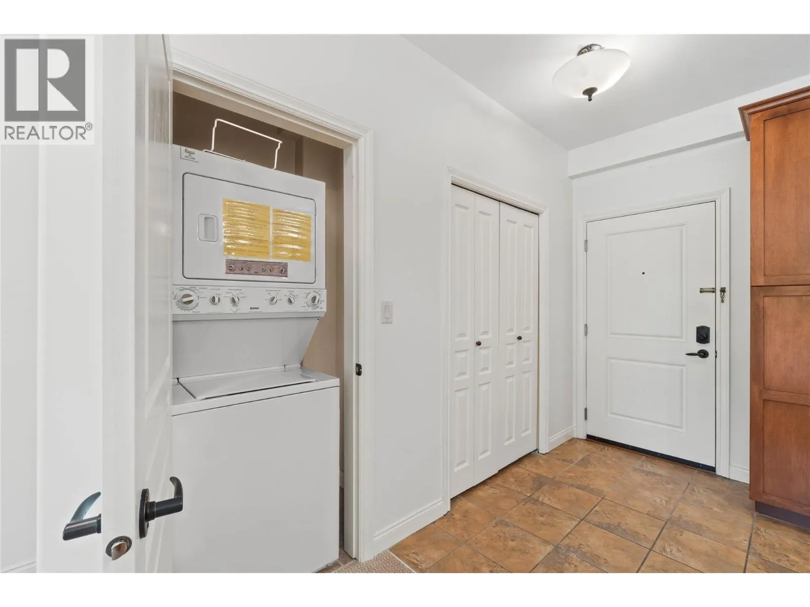 1390 HILLSIDE Drive Unit# 207