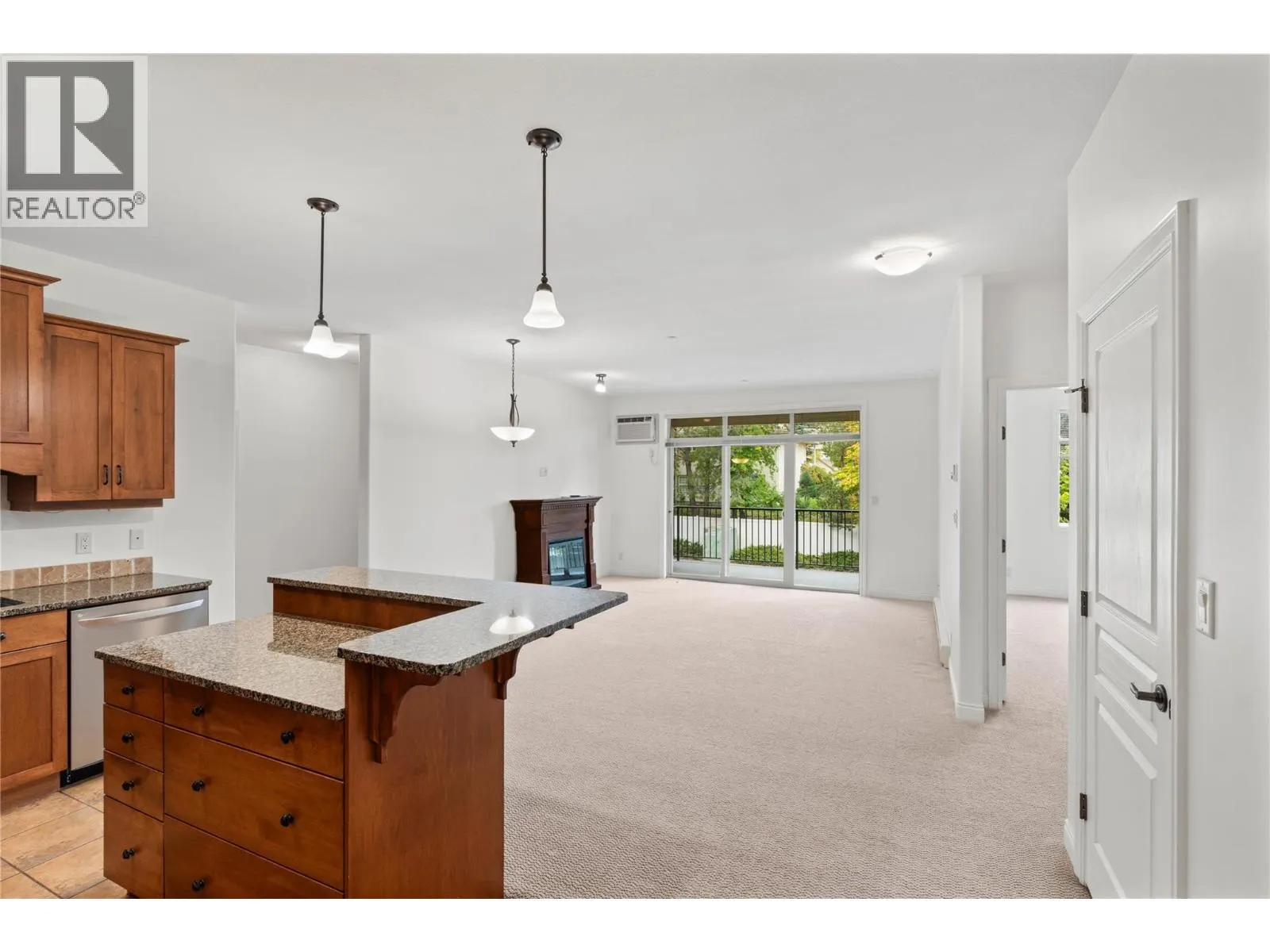 1390 HILLSIDE Drive Unit# 207