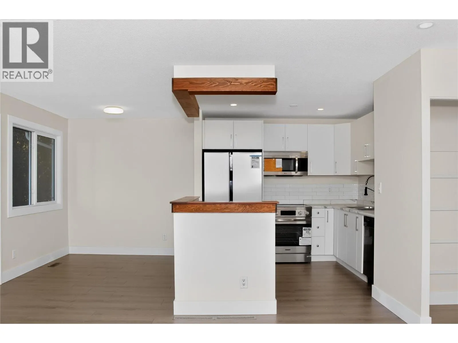 800 VALHALLA Drive Unit# 100