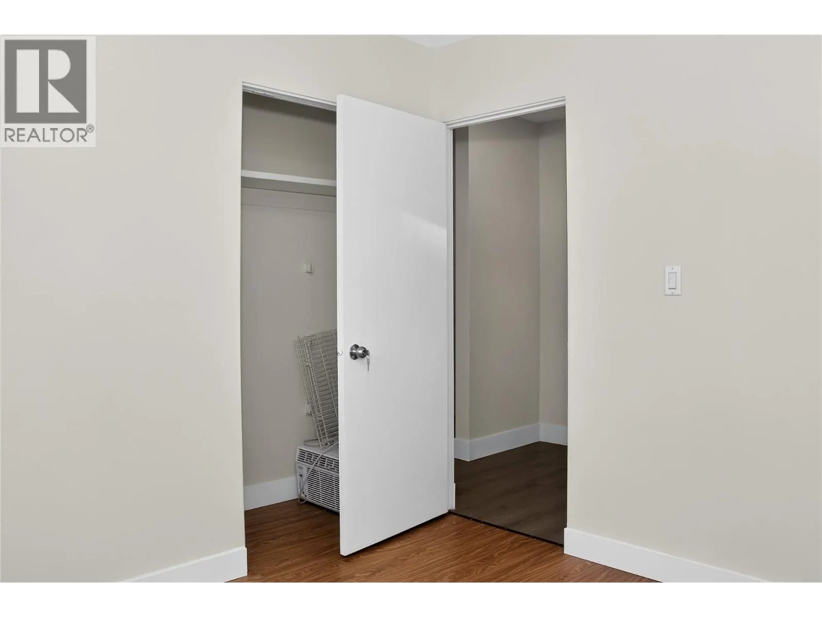 800 VALHALLA Drive Unit# 100