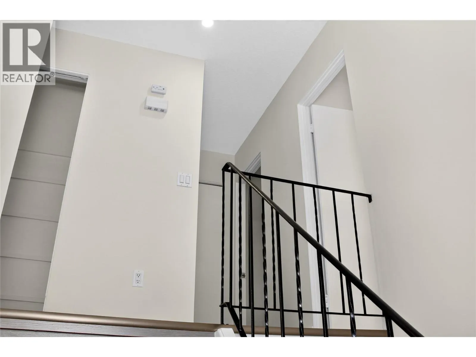 800 VALHALLA Drive Unit# 100