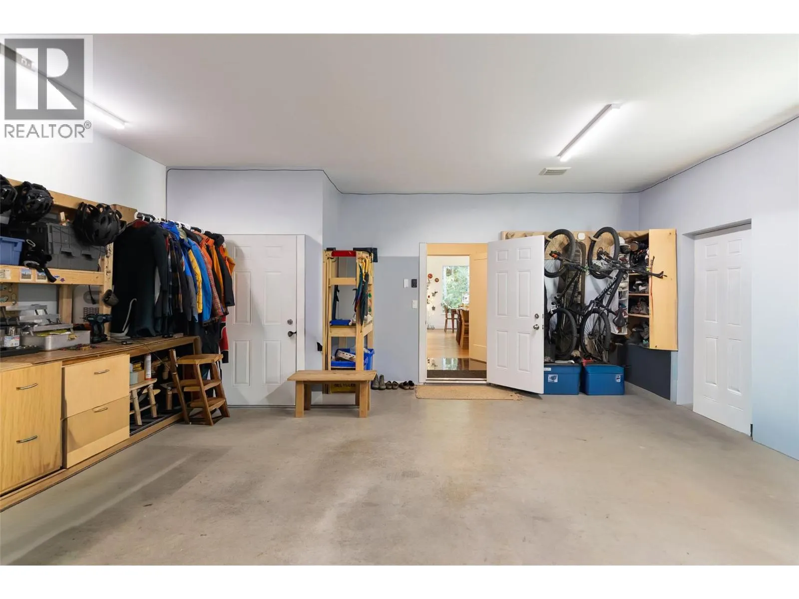 2077 Uplands Road