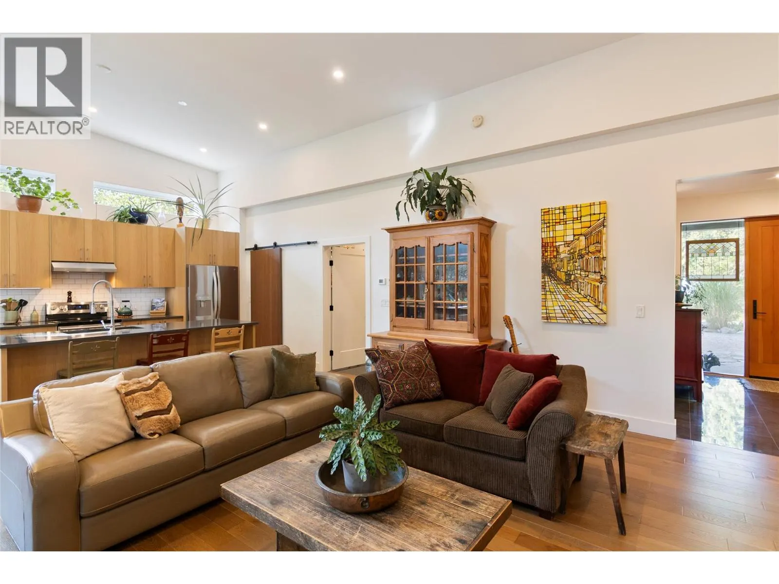 2077 Uplands Road