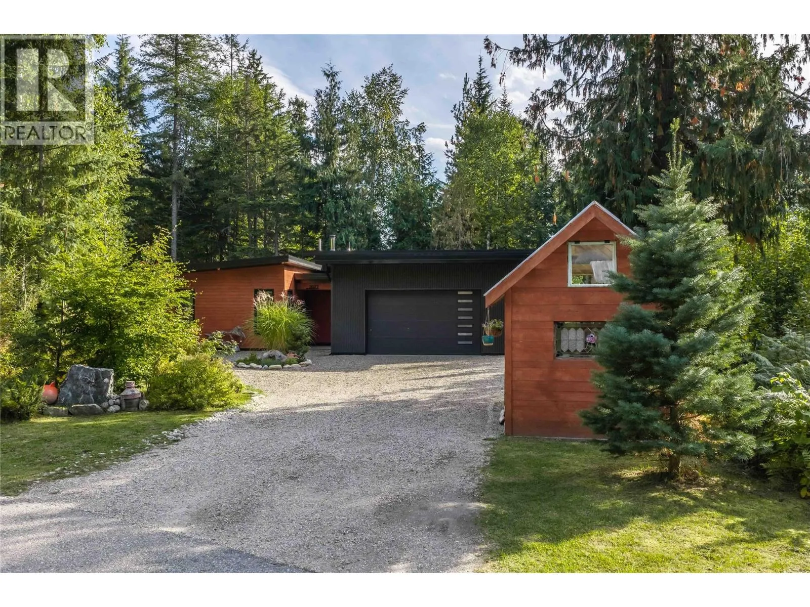 2077 Uplands Road