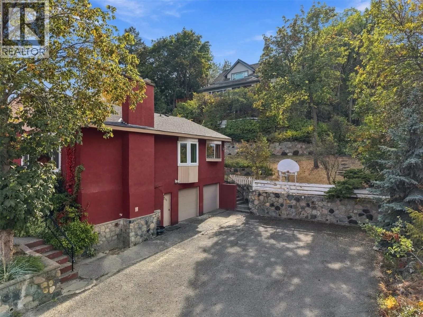 211 CONNAUGHT Road