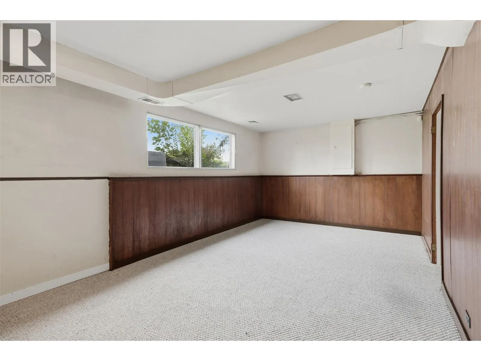 211 CONNAUGHT Road