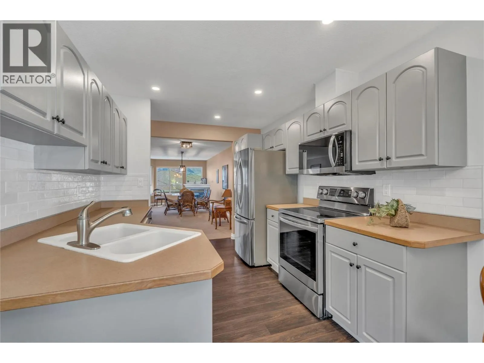 3948 Finnerty Road Unit# 175
