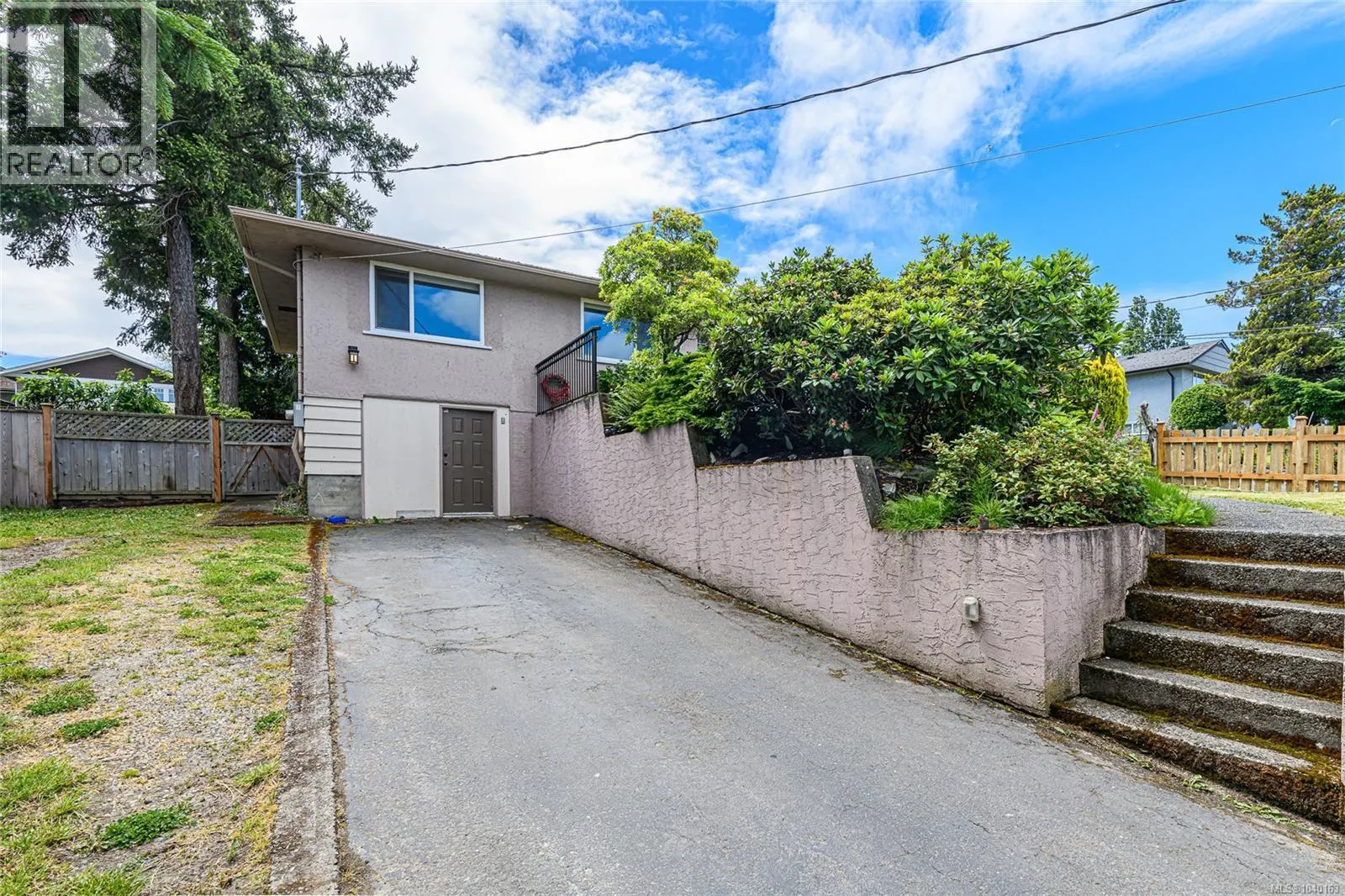 585 Baker St