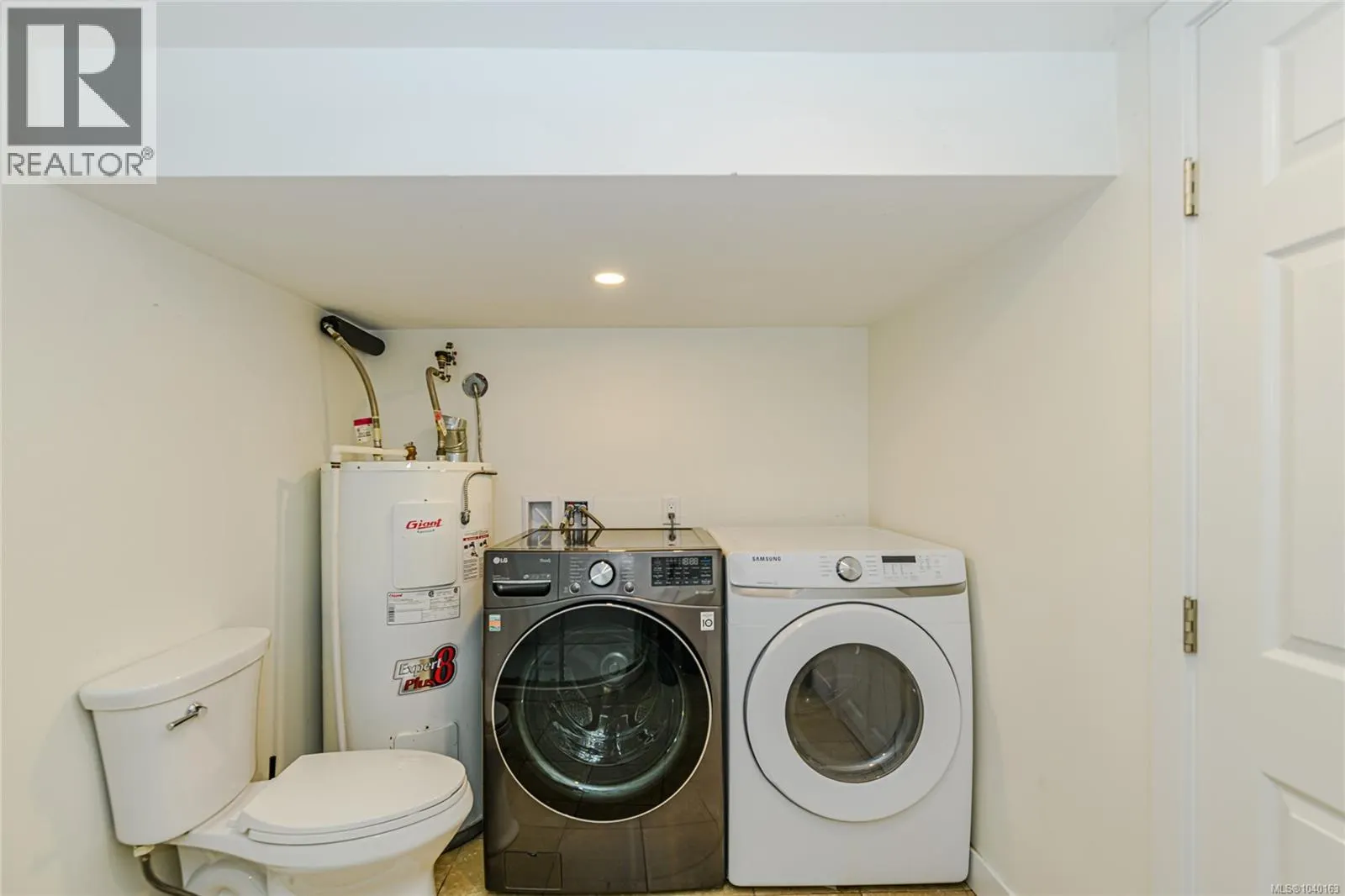 585 Baker St