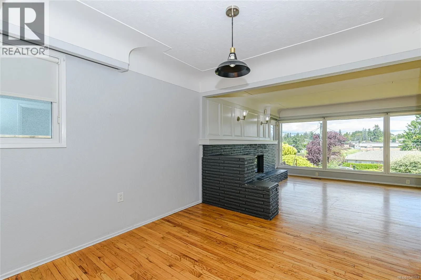 585 Baker St