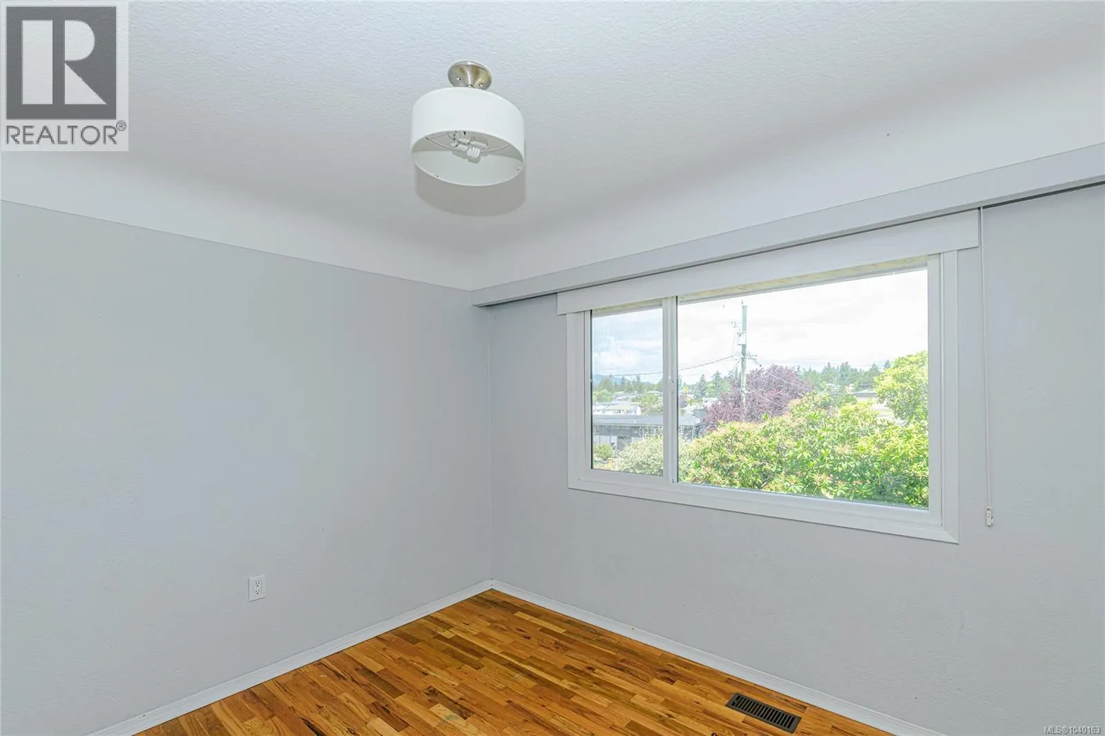 585 Baker St