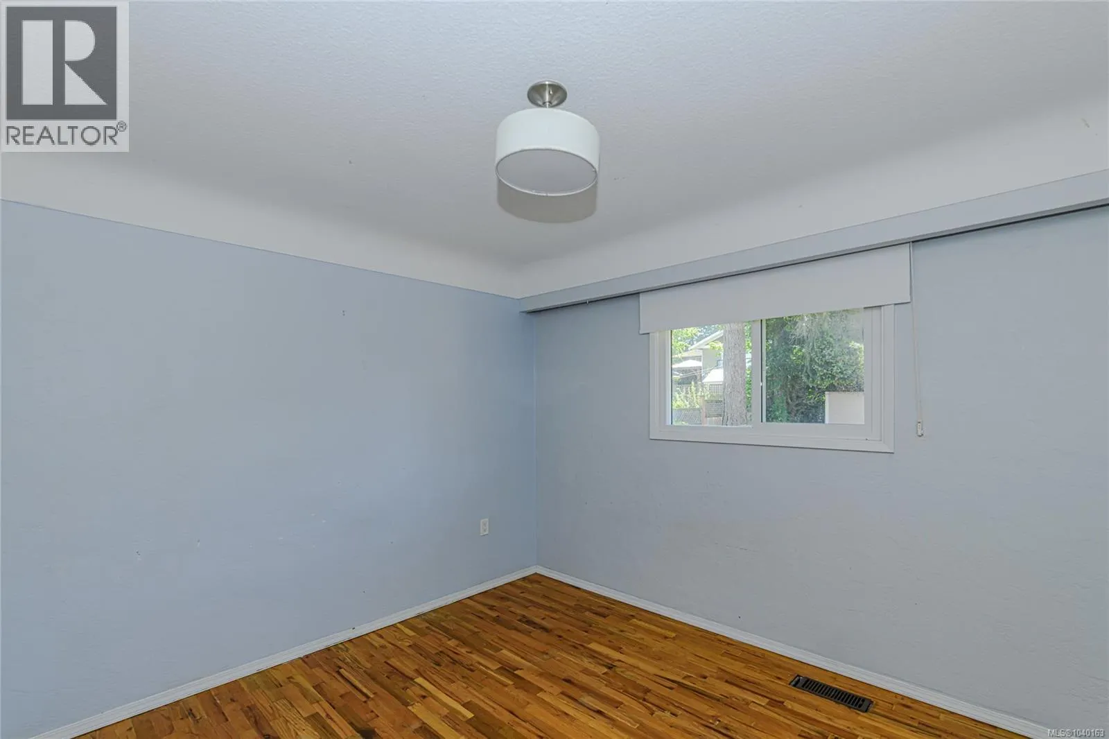 585 Baker St