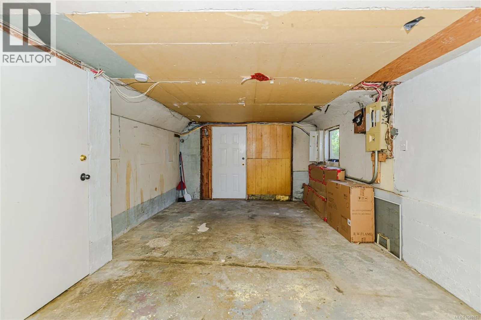 585 Baker St
