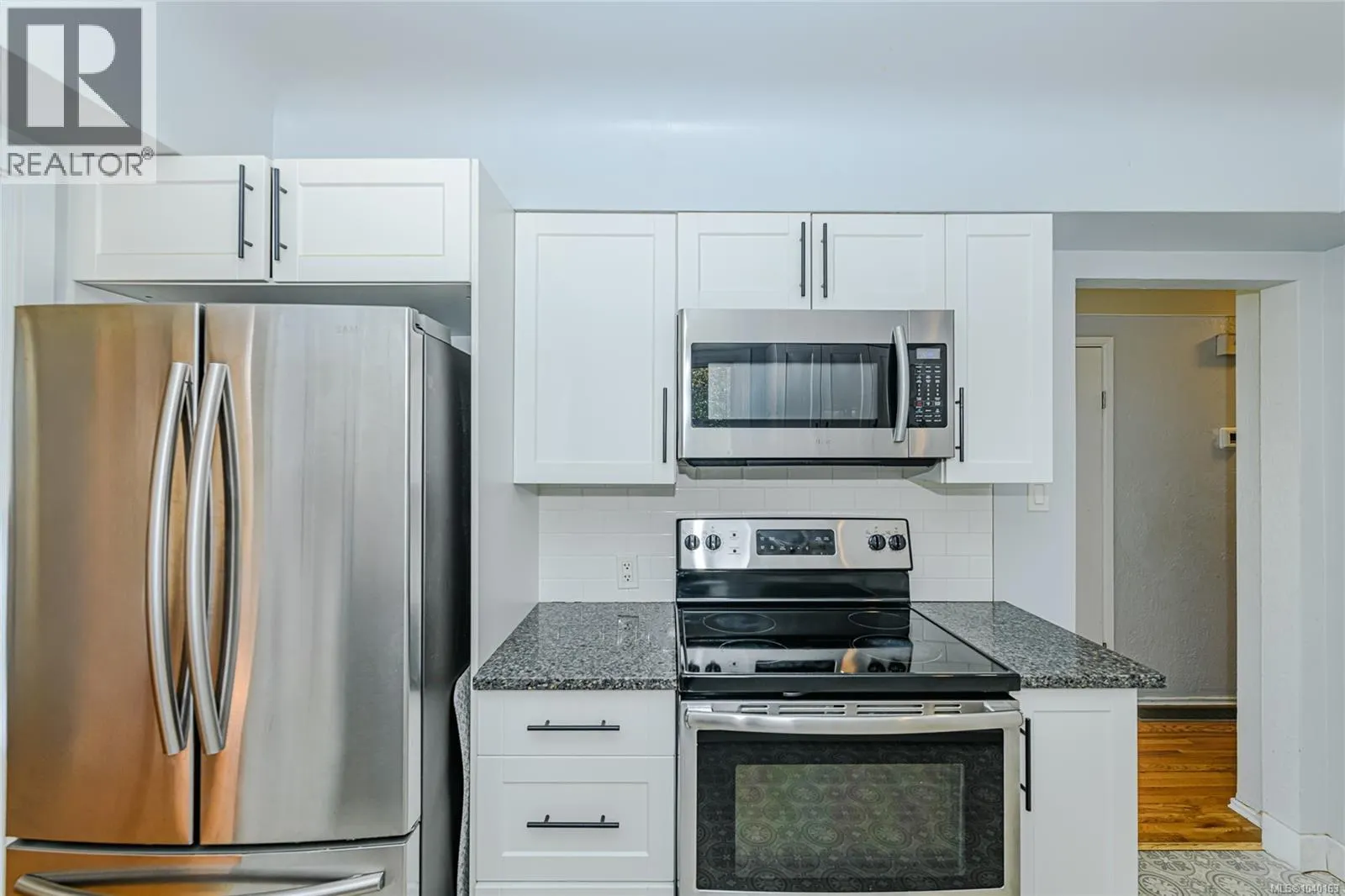 585 Baker St