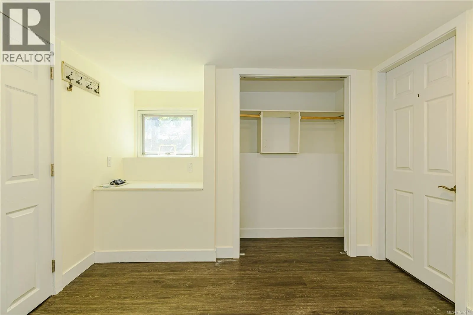 585 Baker St