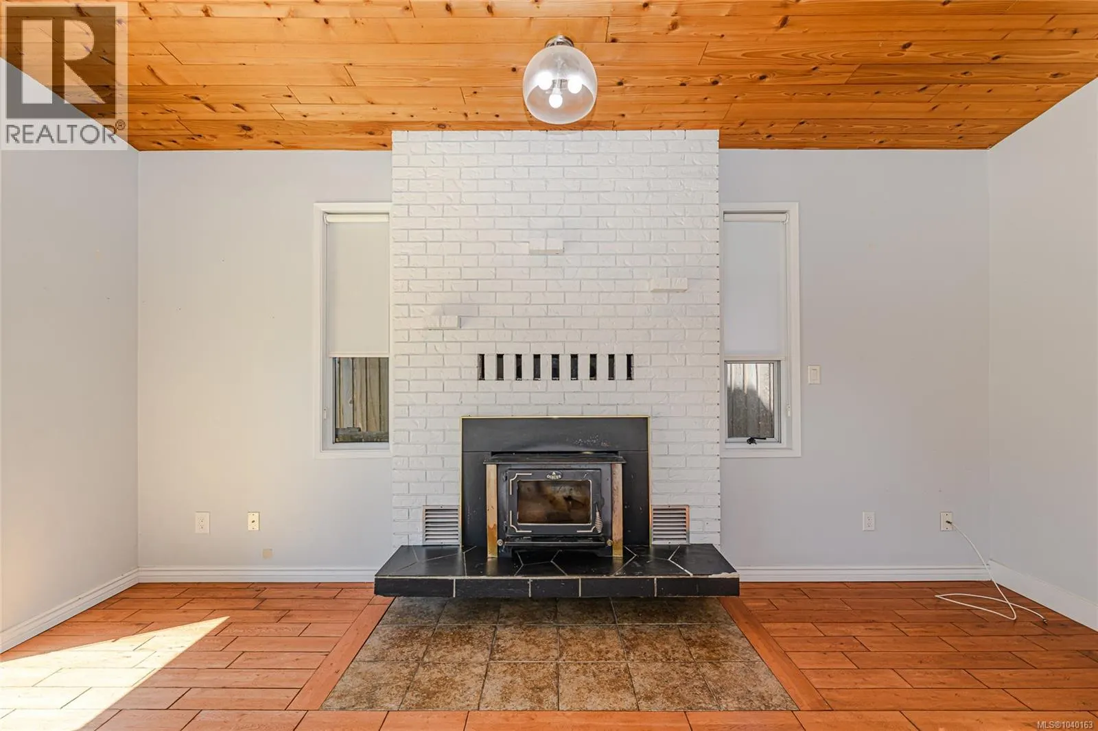 585 Baker St