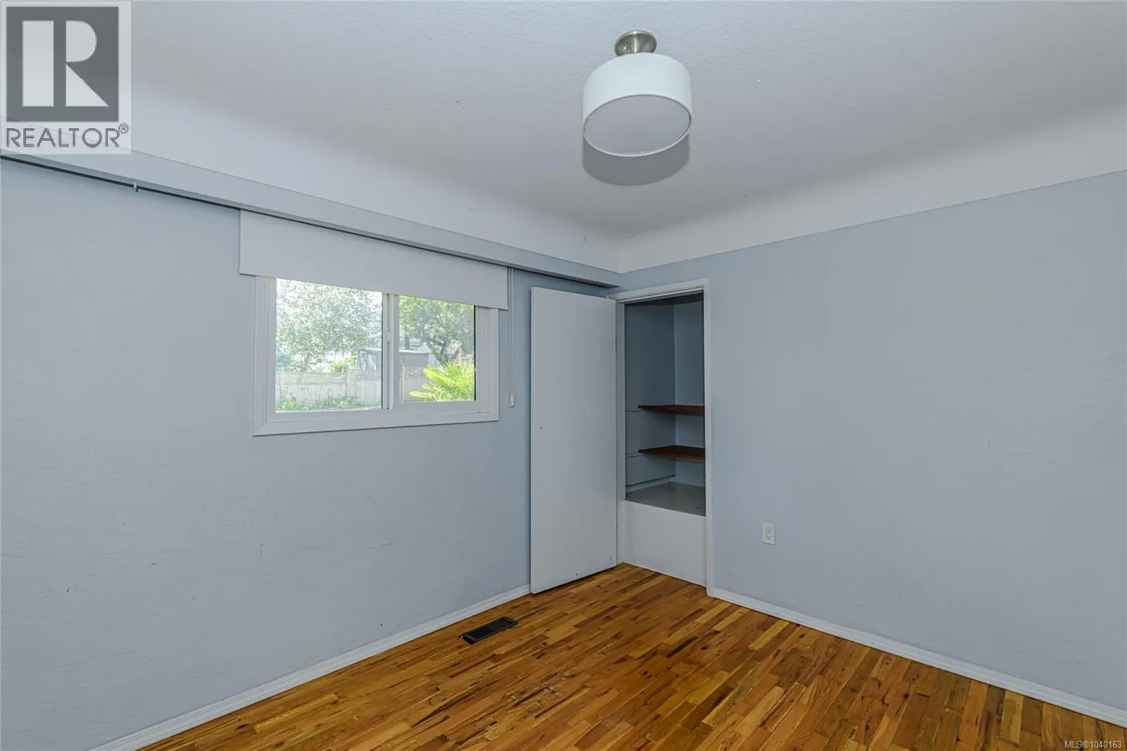 585 Baker St