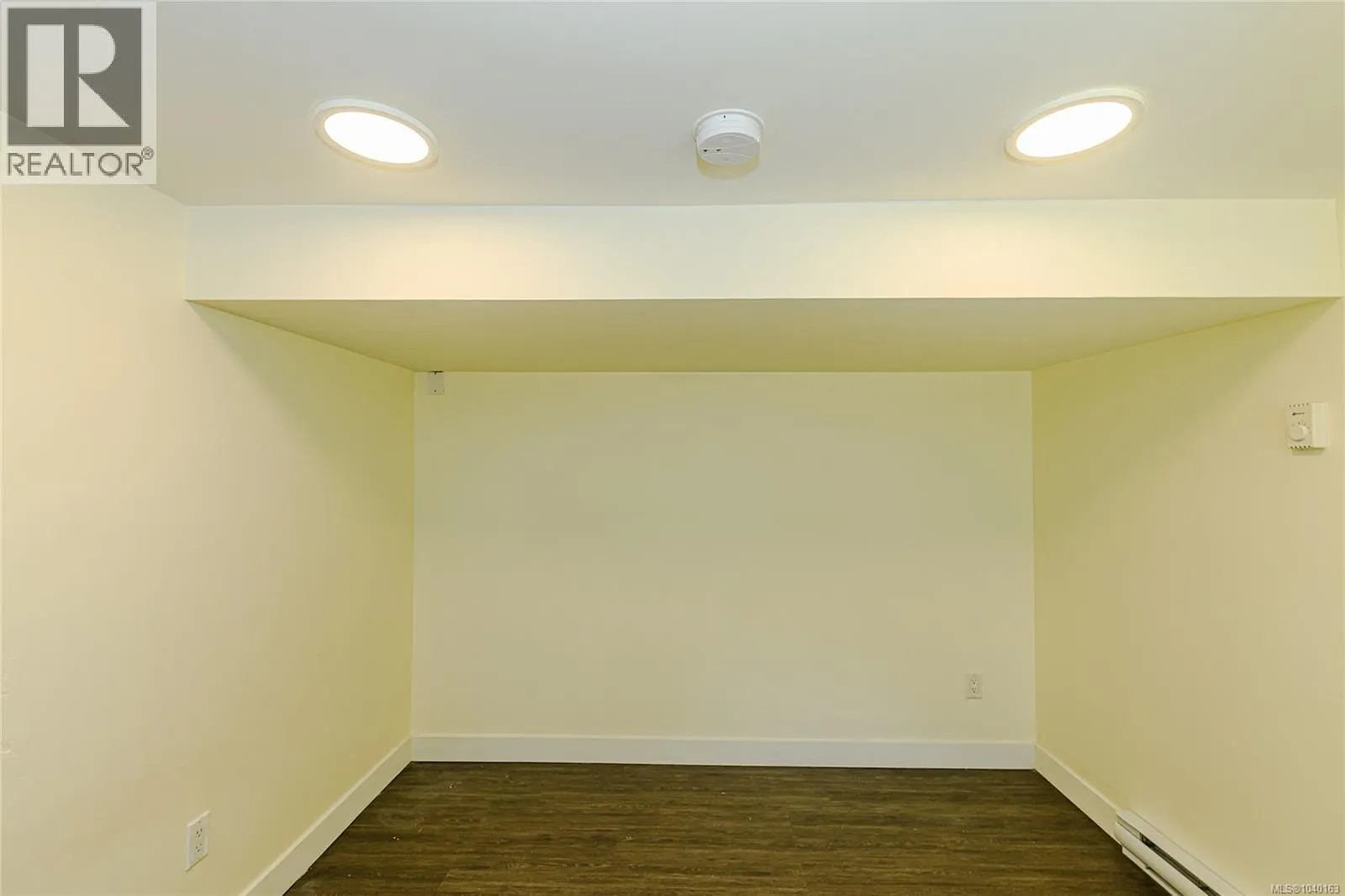 585 Baker St