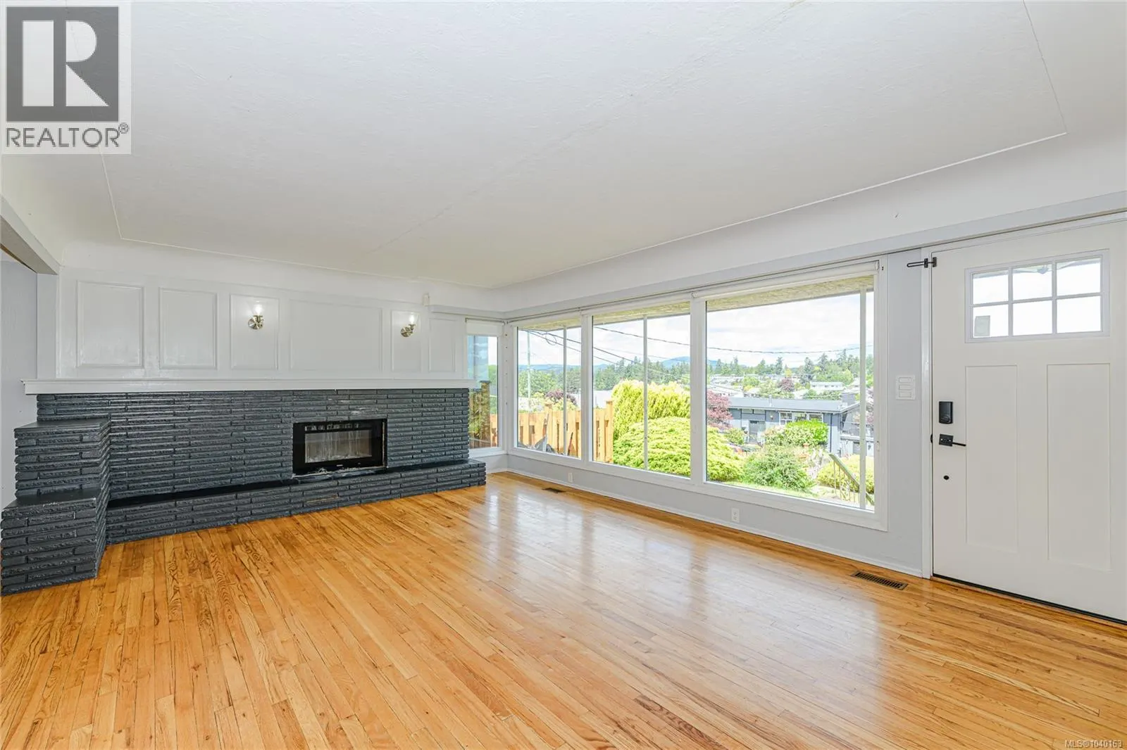 585 Baker St
