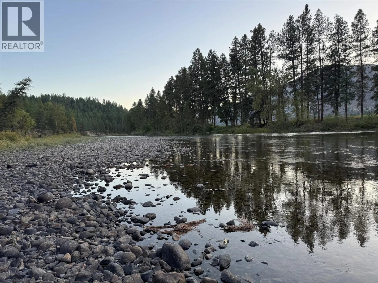 DL 1402S Kettle River E Road