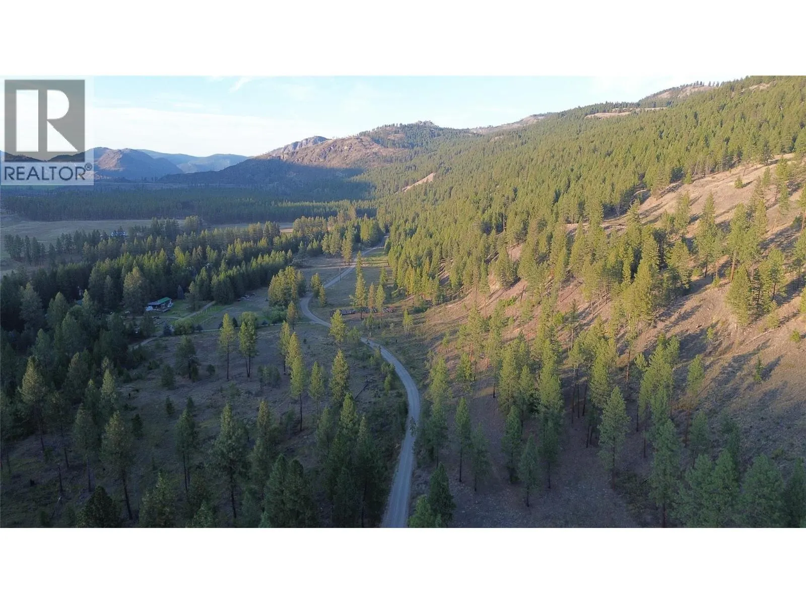 DL 1402S Kettle River E Road