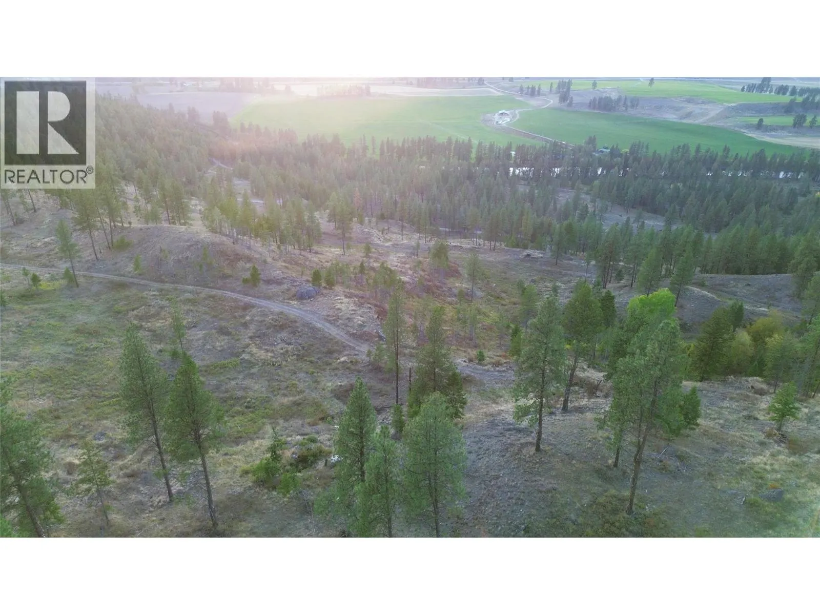 DL 1402S Kettle River E Road