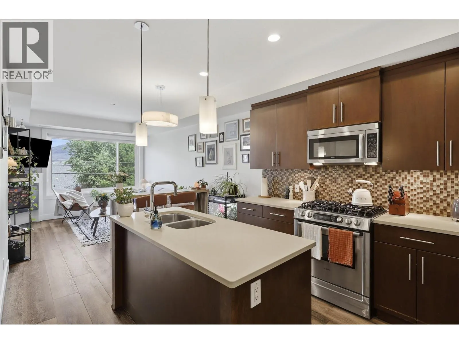 460 5th Avenue Unit# 201