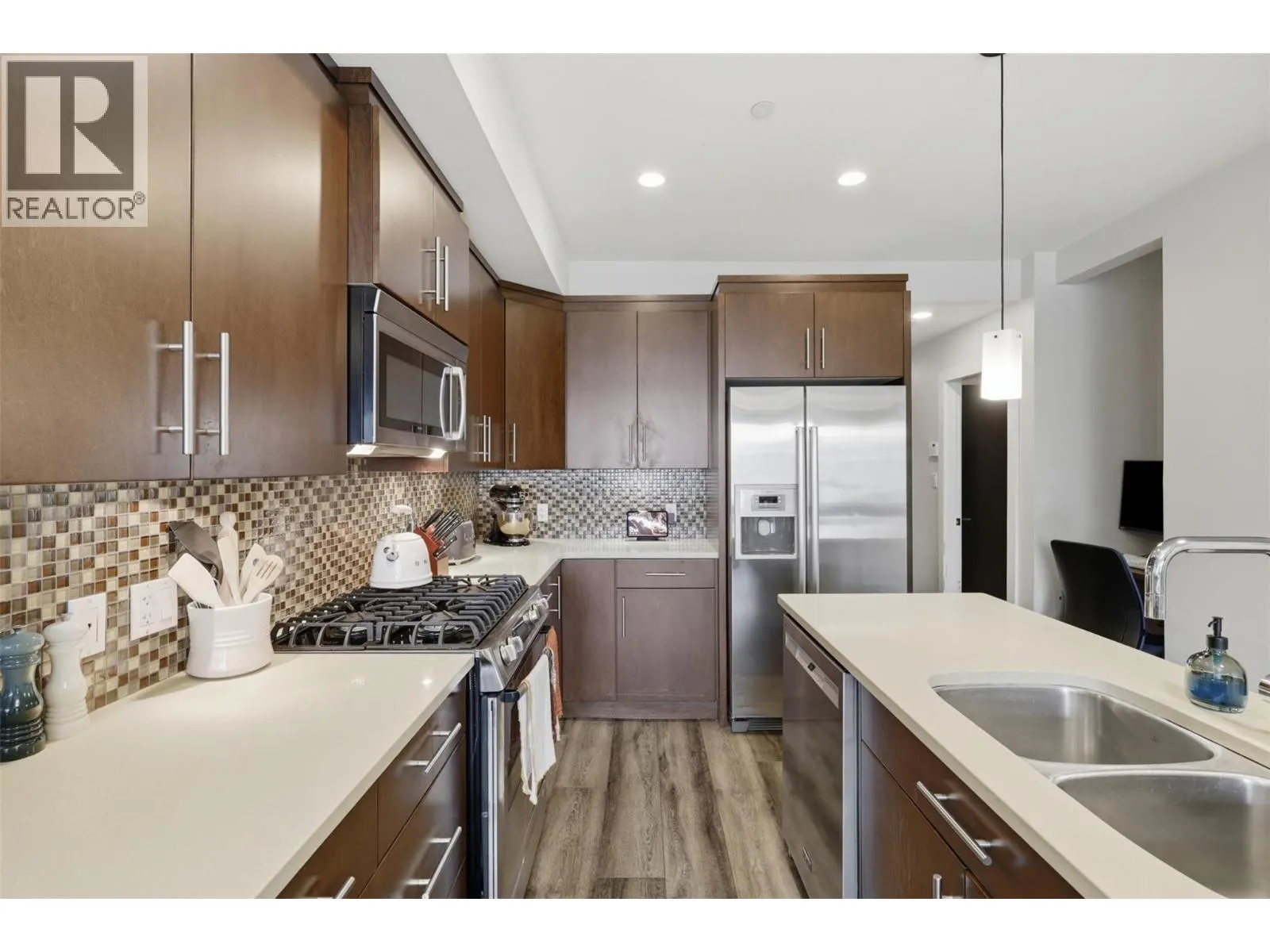 460 5th Avenue Unit# 201