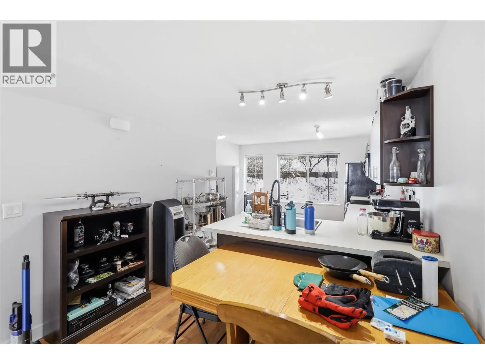 1110 HUGH ALLAN Drive Unit# 5