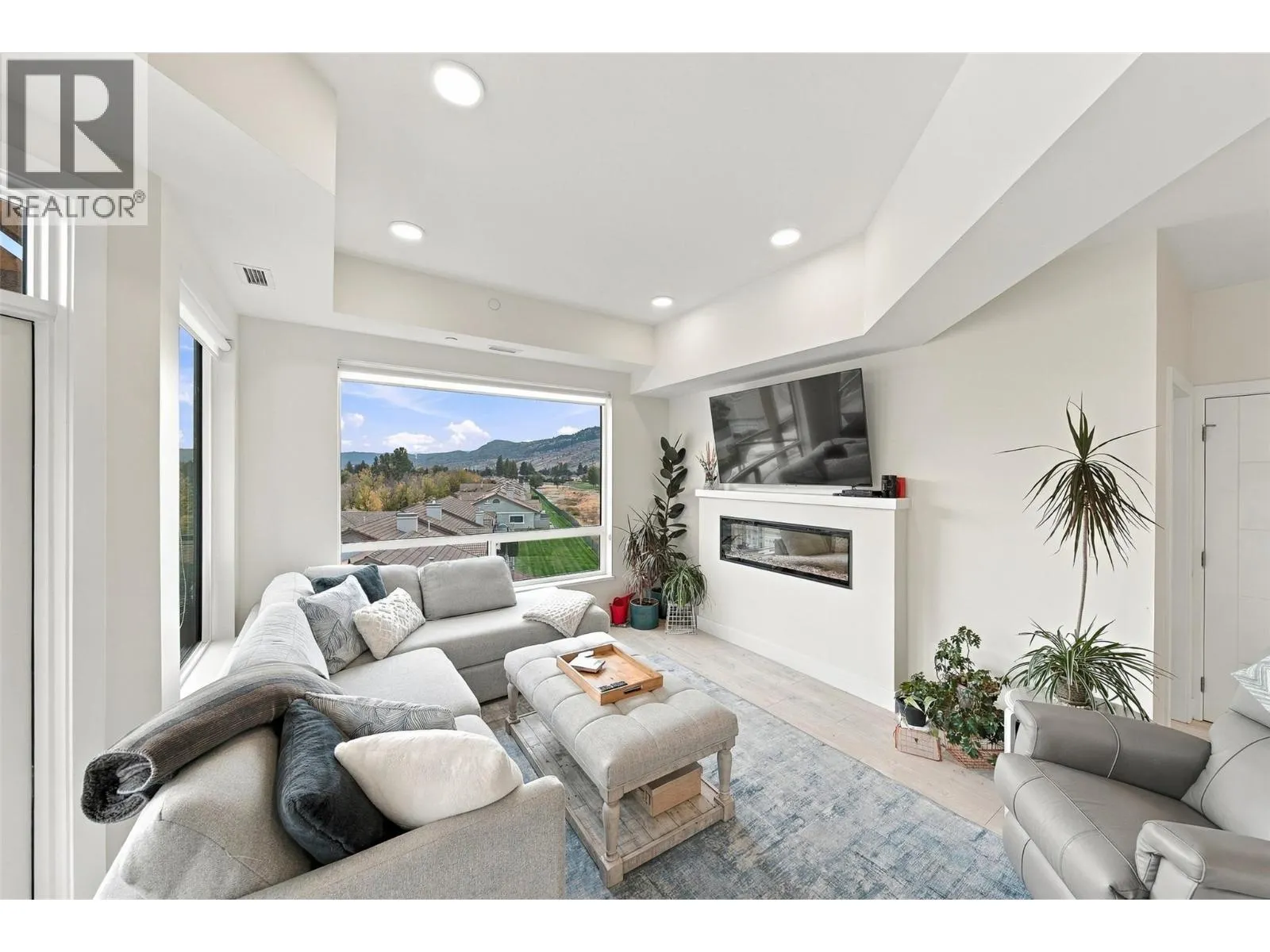 651 DUNES Drive Unit# 302