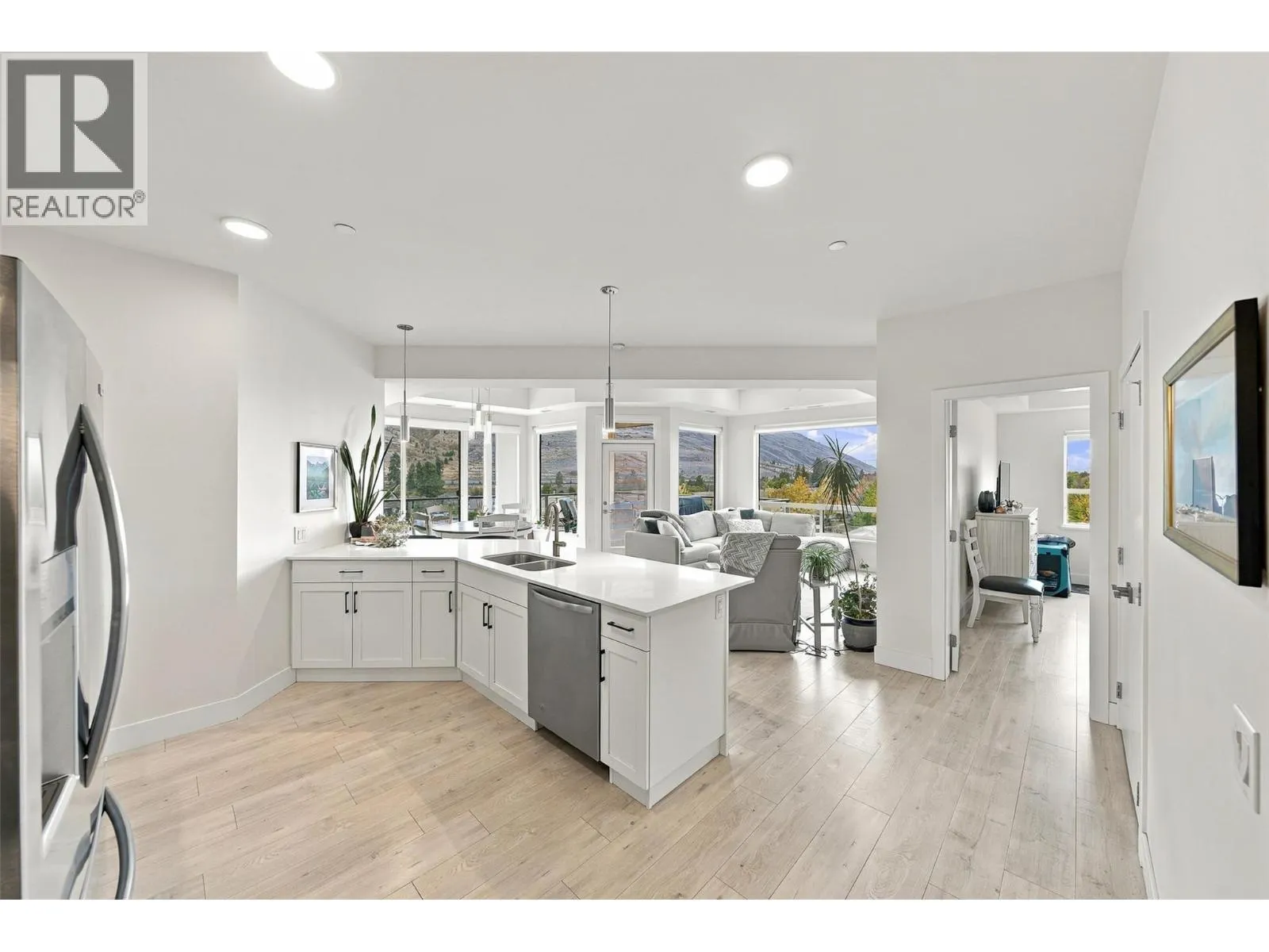 651 DUNES Drive Unit# 302
