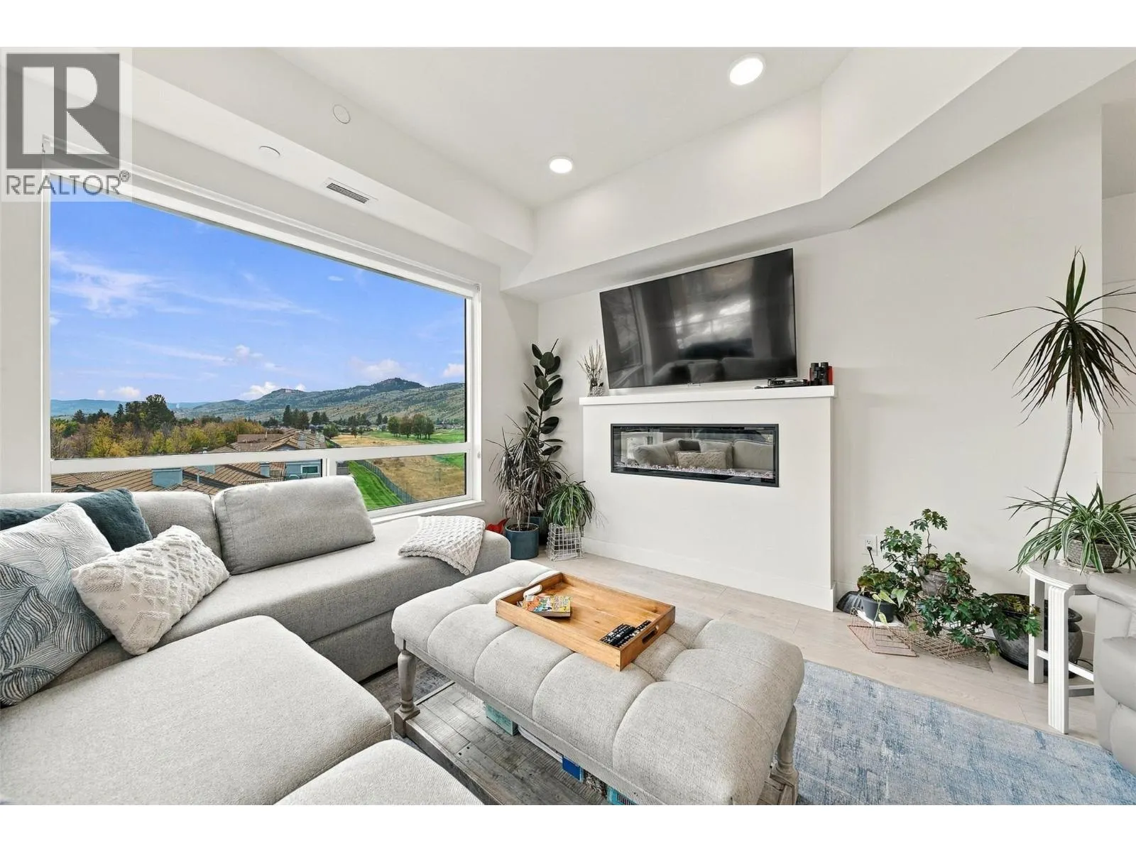 651 DUNES Drive Unit# 302