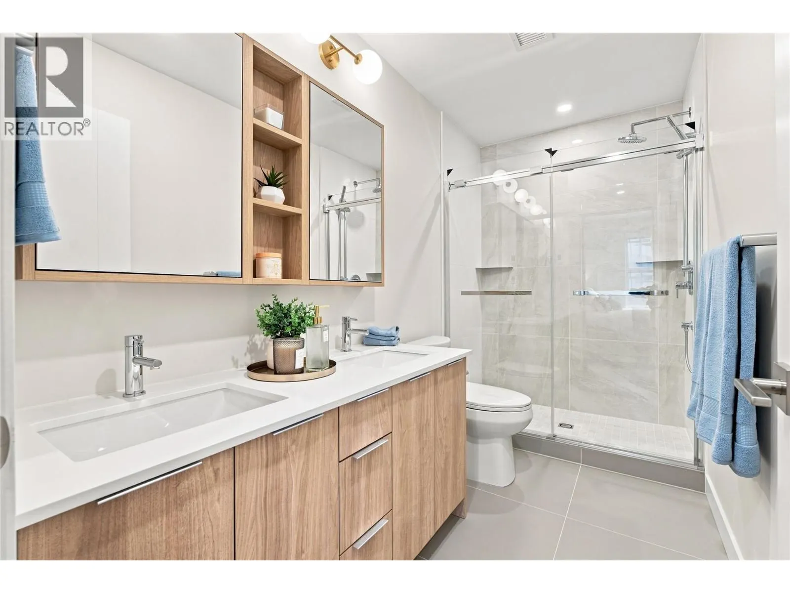 460 Nicola Street Unit# 906