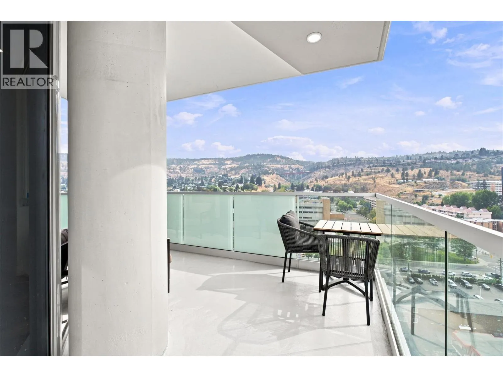 460 Nicola Street Unit# 906