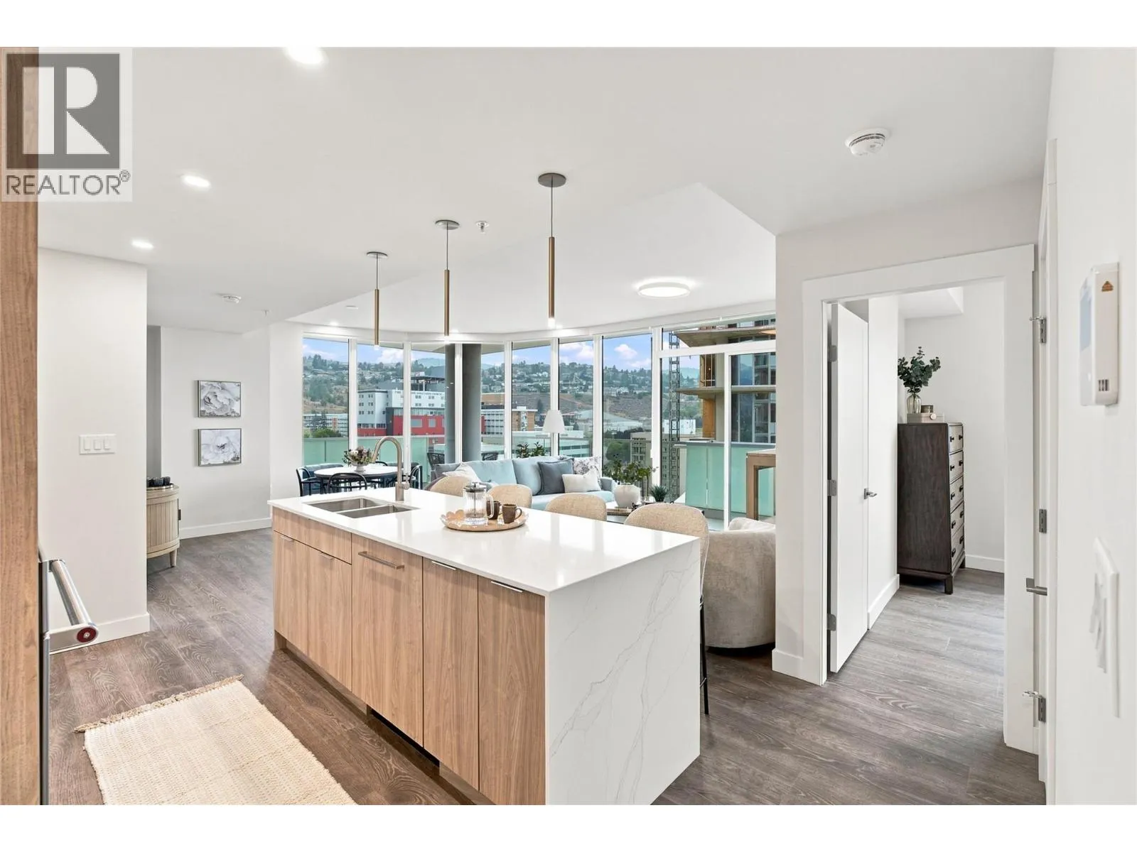 460 Nicola Street Unit# 906