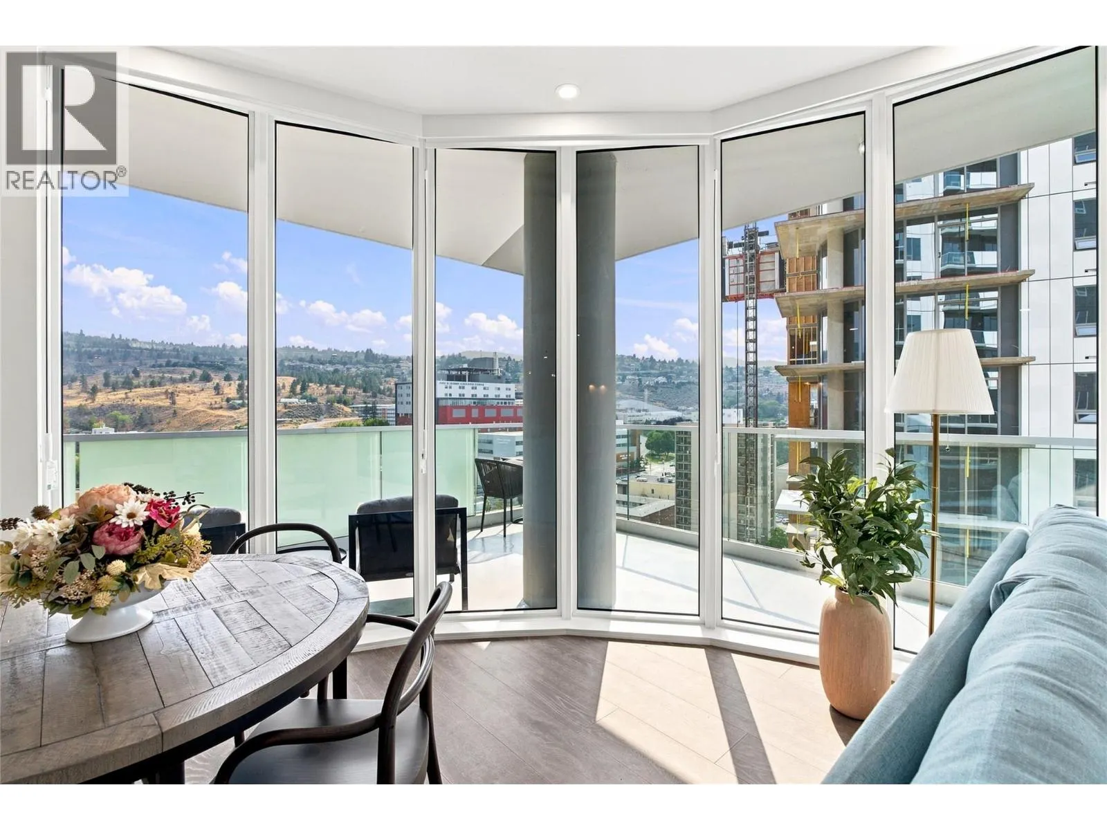 460 Nicola Street Unit# 906