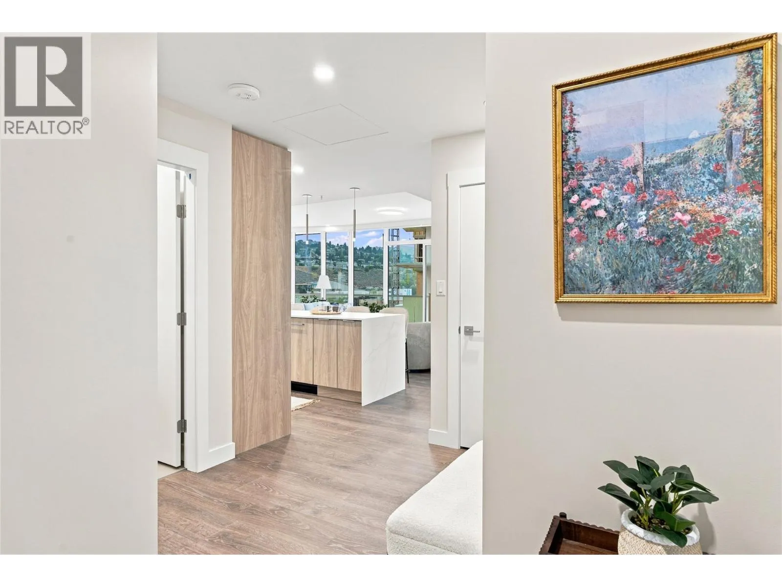 460 Nicola Street Unit# 906