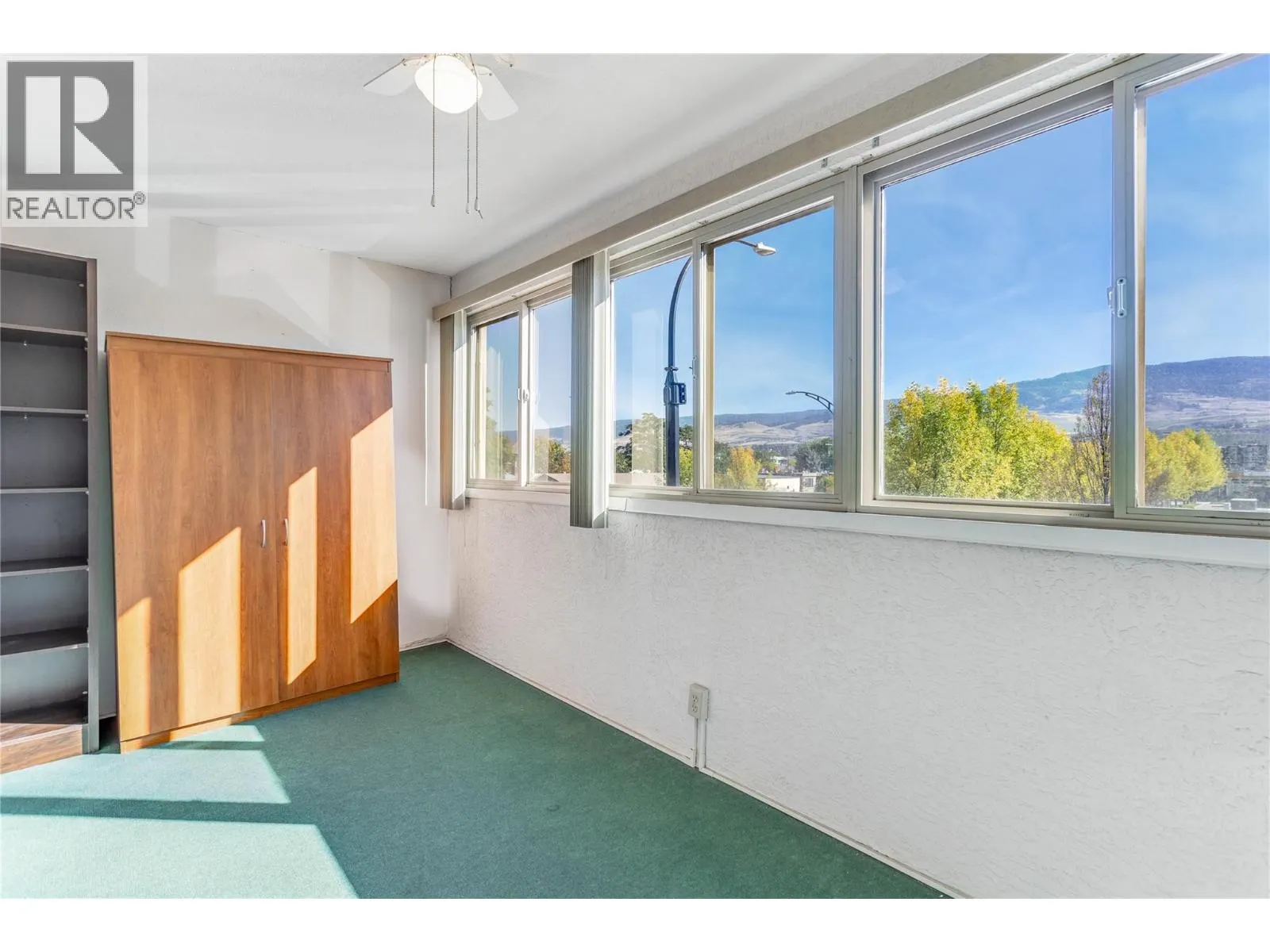 200 DOUGALL Road N Unit# 207